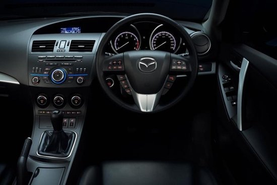 Тест-драйв Тест драйв автомобиля Мазда 3 (Mazda 3) – смотреть видео смотреть видео, видеобзор, комплектации, характеристики авто, фото, цены в России на сайте Carsweek