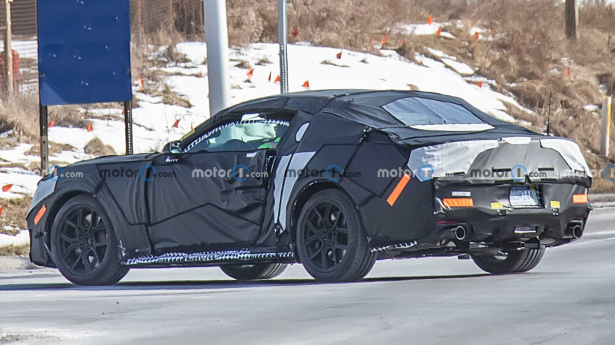 Кабриолет Ford Mustang следующего поколения впервые замечен на тестах