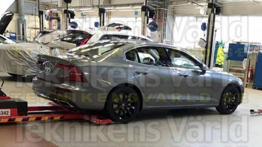  На фото: шпионское изображение предположительно седана Volvo S60
