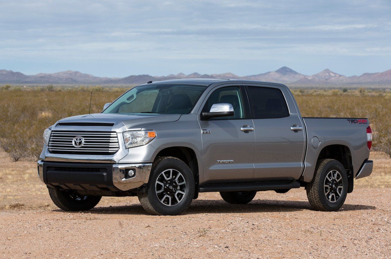 2014-Toyota-Tundra-Limited-TRD-4x4-Off-Road-front-view.jpg