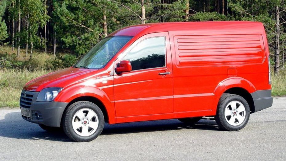 Заднеприводный прототип фургона ГАЗ-2332 CityVan (2006 года)