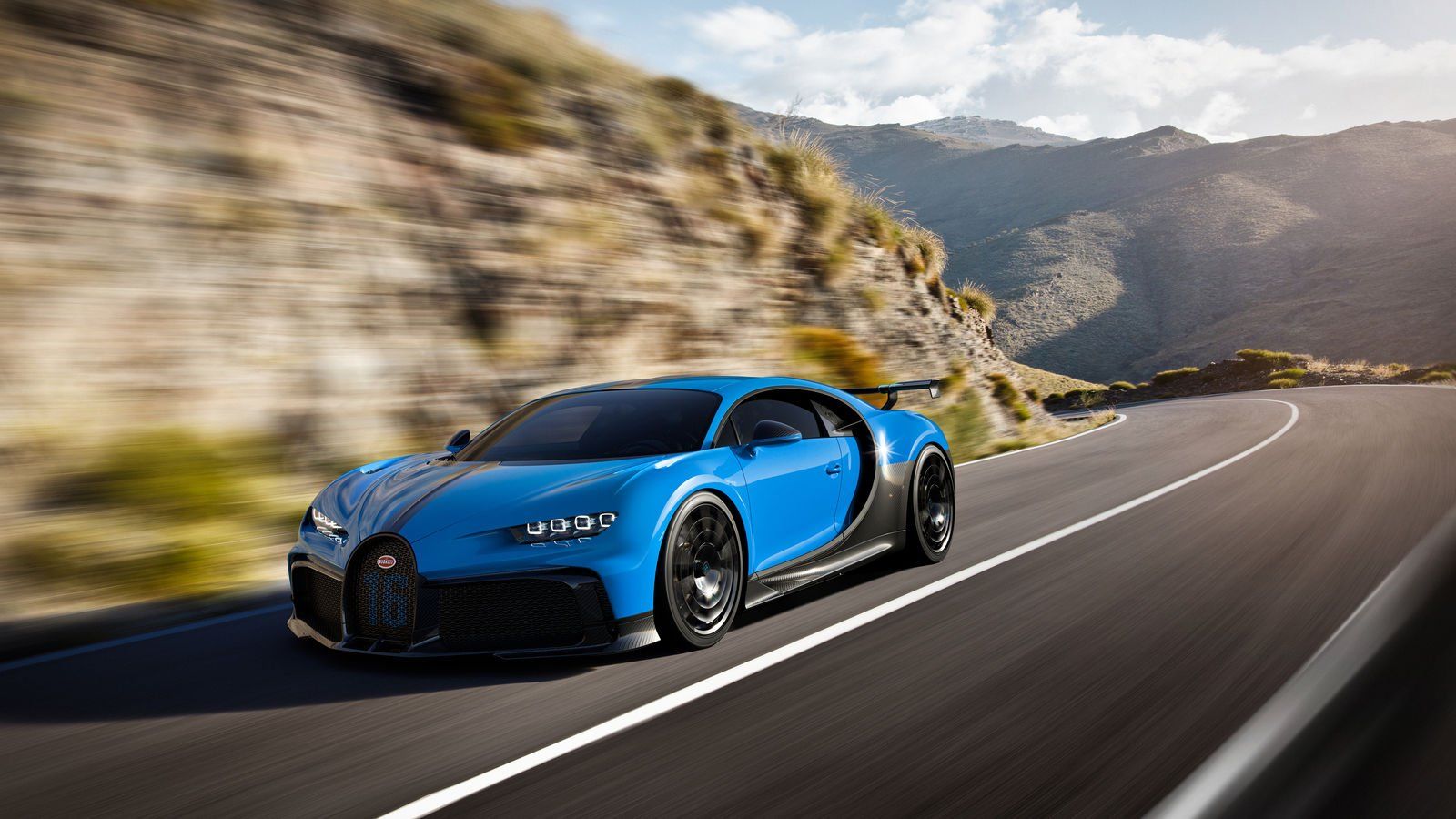10_chiron-pur-sport_drive-3i4-front.jpg