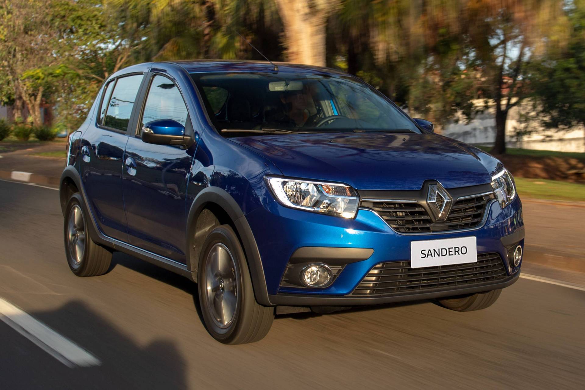 2020-renault-sandero-and-logan-get-facelift-in-brazil-rs-and-stepway-included_19.jpg