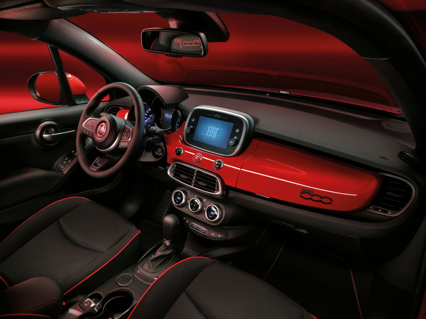 Fiat выпустит новый Tipo Cross SW и 500 RED с дезинфицирующим перчаточным ящиком и УФ-лампой