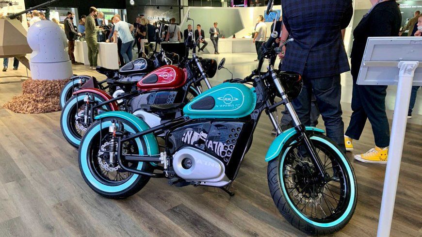 «Калашников» показал электрический мотоцикл в стиле ИЖ-49