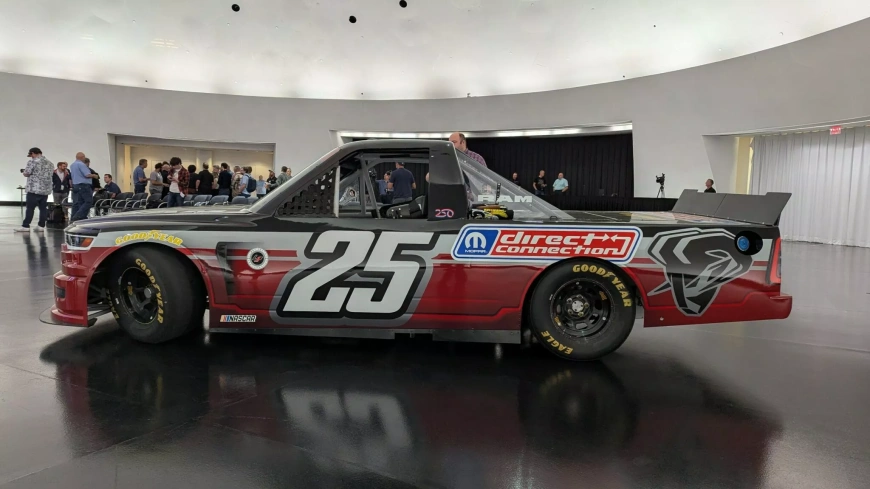 Ram-Nascar-Race-Truck-Concept-MG-Carscoops-607-7-2048x1152.webp