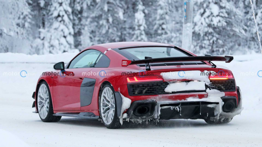 На тестах замечен прототип Audi R8 с более развитым аэродинамическим обвесом 