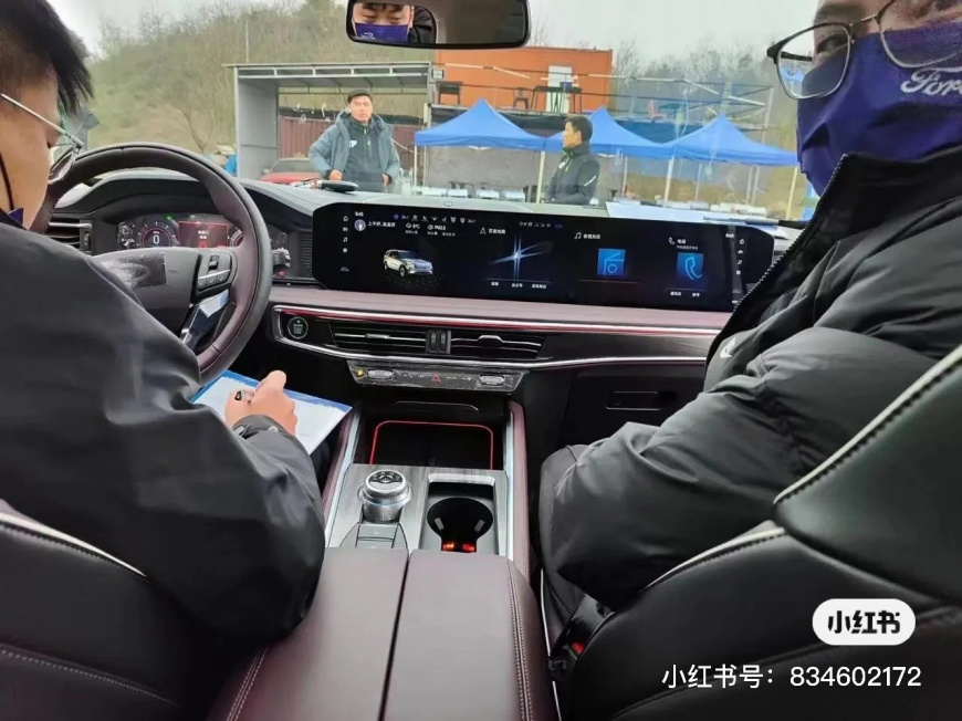 Фотографии обновленного Ford Explorer 2023 года для Китая появились в соцсетях