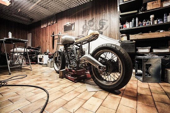 В сети появились первые снимки прототипа мотоцикла Triumph Trident