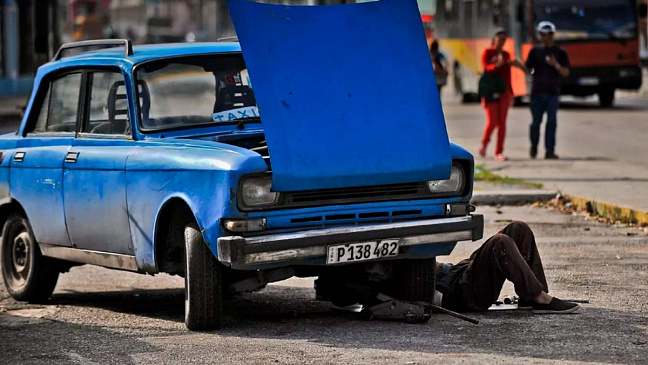 Кубинские водители жалуются на нехватку автозапчастей для моделей LADA