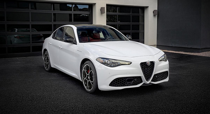 Alfa Romeo намерена ежегодно выпускать новую модель до 2026 года, после чего перейдёт на электрокары 