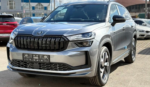 «Автостат»: Импорт легковых авто из Казахстана в Россию резко сократился