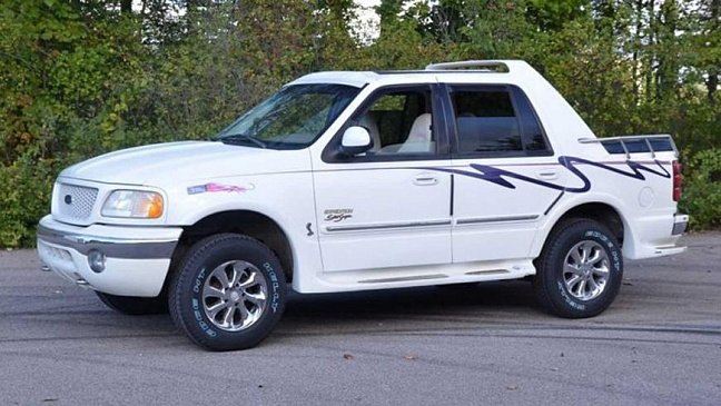 На аукционе продают внедорожник-кабриолет Ford Expedition 