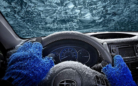 Автоэксперт Ревин сказал водителям в РФ, как правильно прогревать автомобиль в зимний период