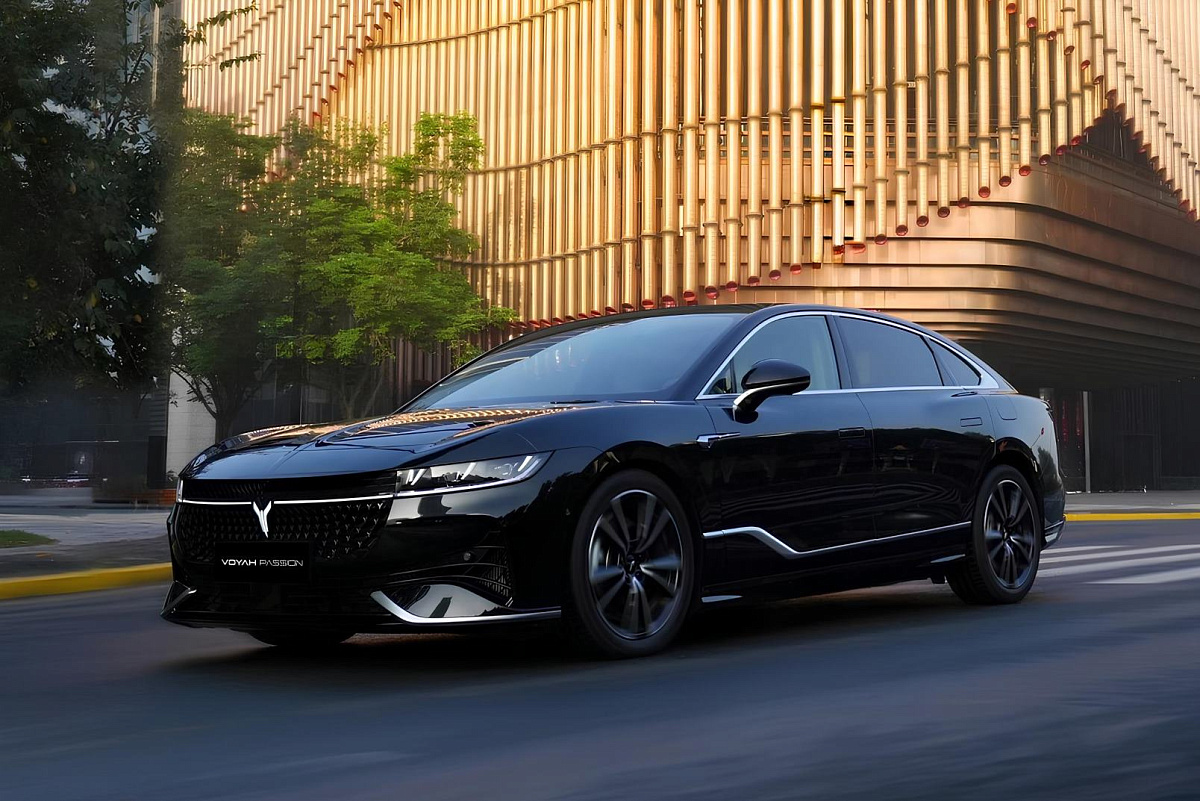 Сделано в Липецке - 1000 км запаса хода: в России стартовали продажи Voyah Passion EVR