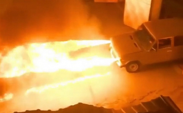 Российский автолюбитель превратил свою «Ладу» в безумный огнемет