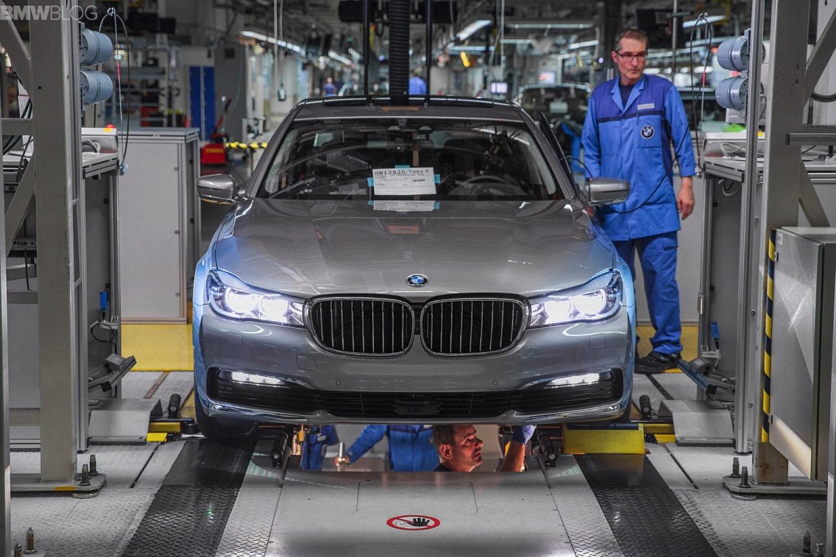 BMW приостанавливает производство на предприятиях в Европе