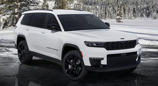 Jeep представил черную версию Grand Cherokee L Limited 2022 года на автосалоне в Чикаго