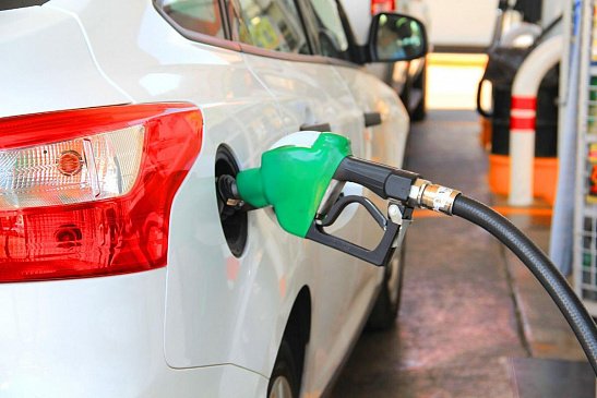 Водителям в РФ назвали 5 простых способов сэкономить топливо