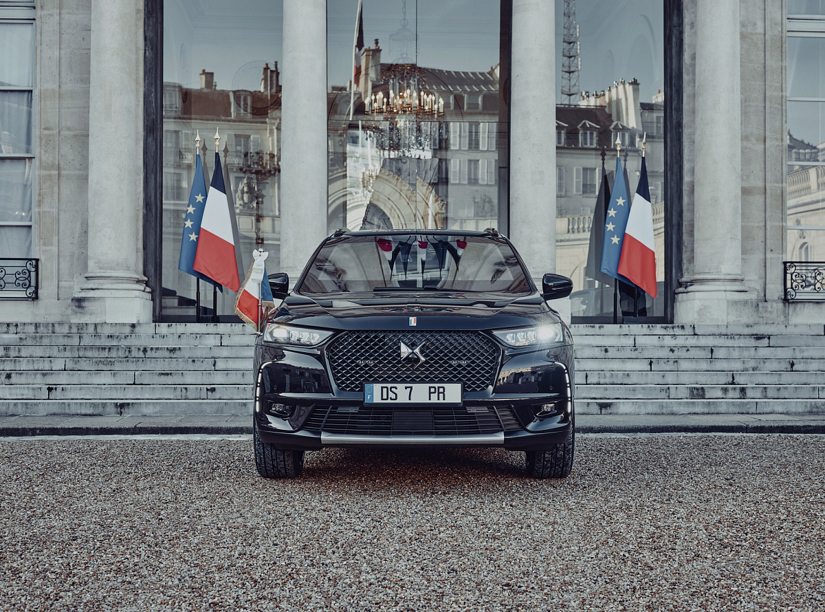 Для президента Франции Макрона подготовлен удлиненный DS 7 Crossback Elysee