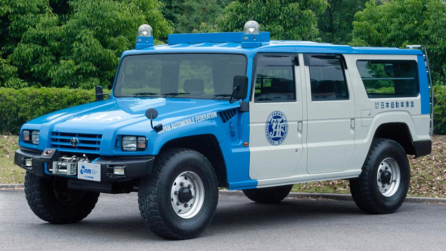 На аукционе выставлен внедорожник Toyota Mega Cruiser и он крупнее, чем Hummer