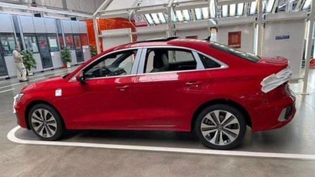 Audi A3 без камуфляжа показали в Сети