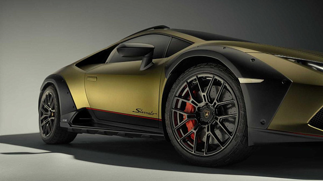 Раллийная версия Lamborghini Huracan Sterrato демонстрирует свои возможности 