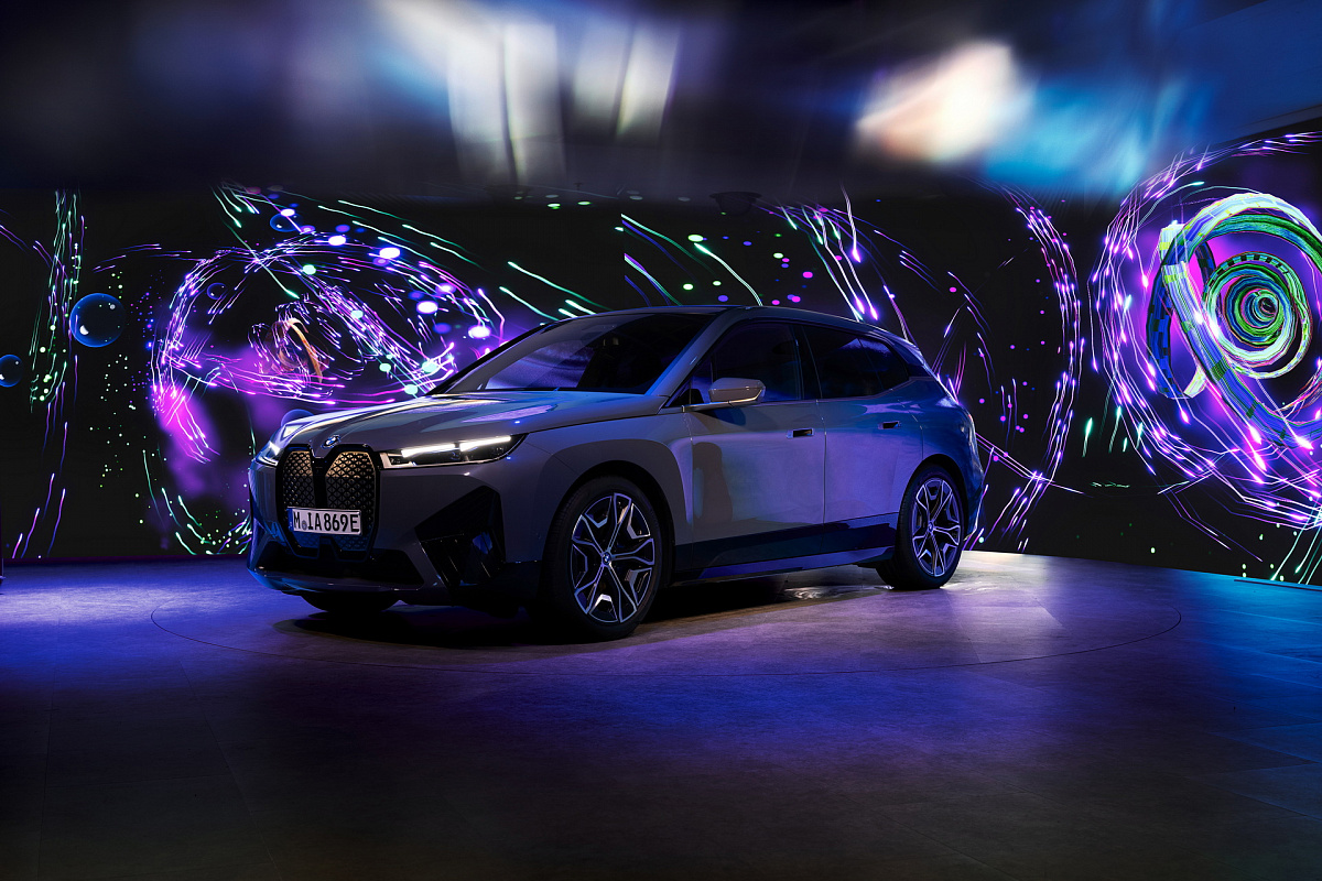 Концерн BMW добавит режим цифрового искусства «Quantum Garden» в свои автомобили в 2022 году