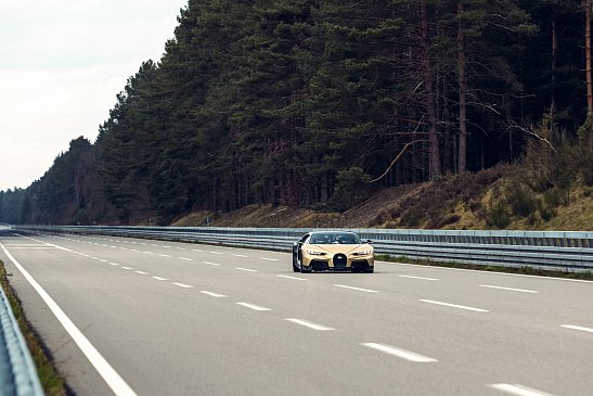 Бренд Bugatti разогнал Chiron Super Sport до максимальной скорости в 440 км/ч