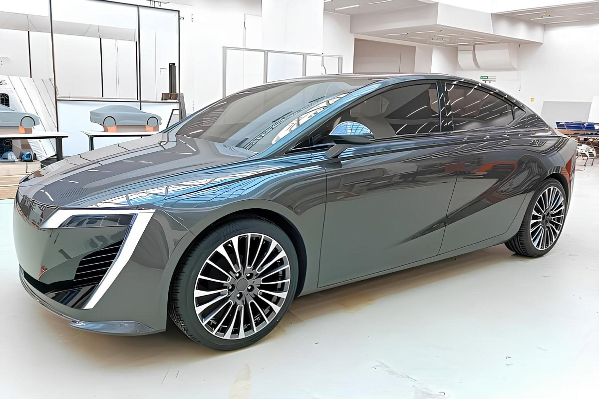 Первые фото российского авто "Молния": как отечественный электрокар захватит рынок