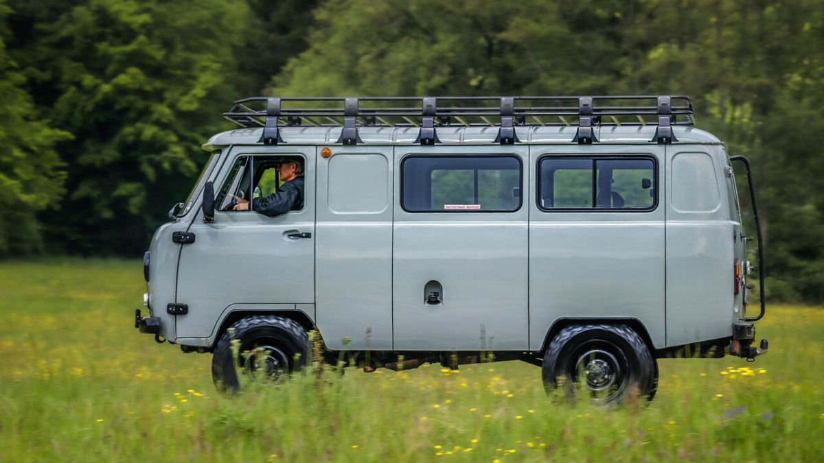 Идеальный УАЗ "Буханка" с невероятными доработками: что с ней сделали в Германии