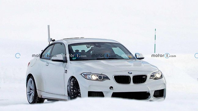 Замечен прототип "заряженного" BMW M2 Electric 