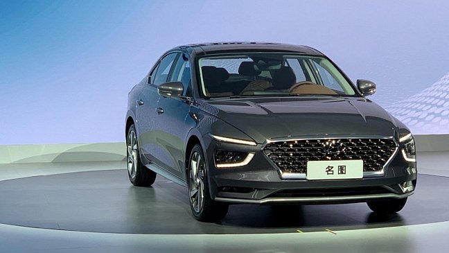 Hyundai показал «бровастый» седан дешевле Sonata