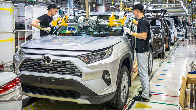 Компания Toyota приостановила сборку автомобилей в России и экспорт иномарок в страну в марте 2022 года