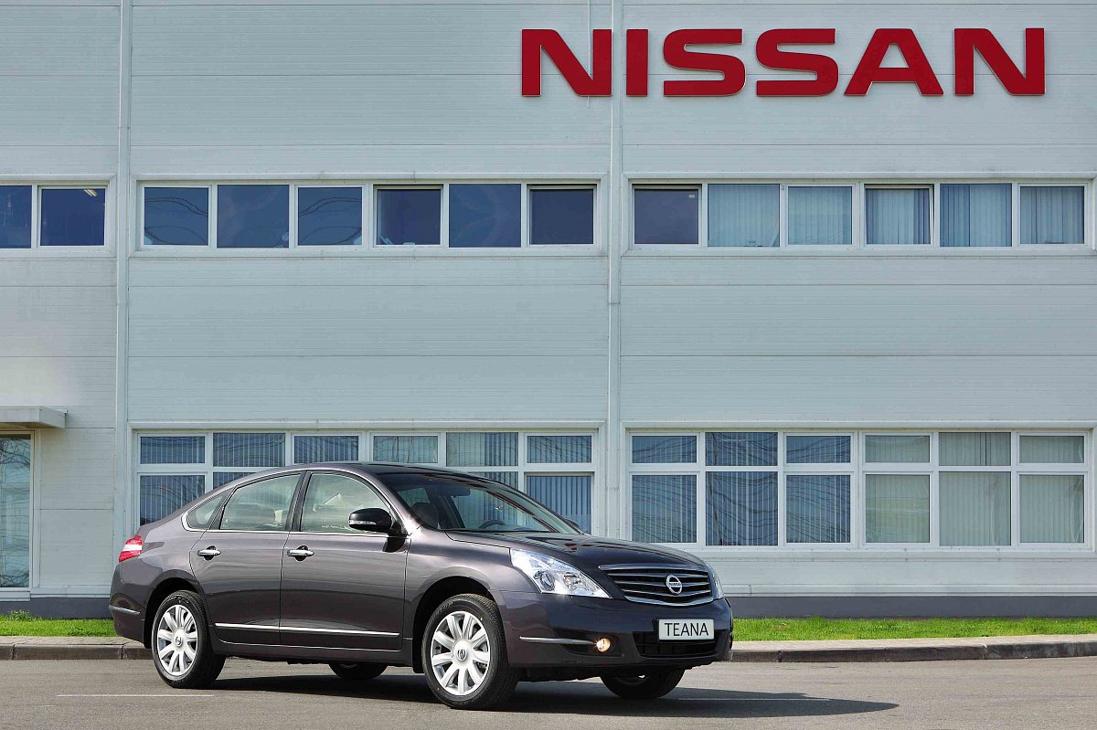 Компания Nissan задумалась о новом седане