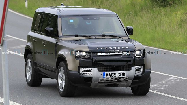 На испытаниях заметили Land Rover Defender с мотором V8