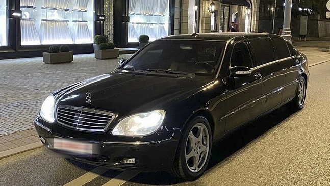 Лимузин Mercedes S-Class Pullman покойного Жириновского выставили на продажу