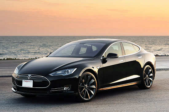 Bloomberg: компания Tesla снизила цены на весь модельный ряд автомашин в США
