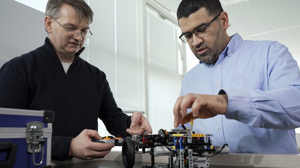 Инженеры Renault использовали LEGO для разработки гибридной трансмиссии E-Tech