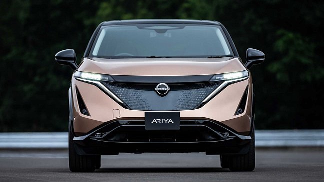 Компания Nissan показала полностью электрический кросс Ariya