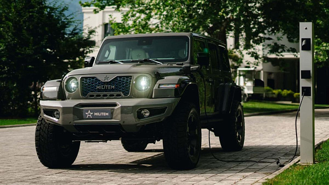 Это самая роскошная версия внедорожника Jeep Wrangler 4XE за 8 466 000 руб. 