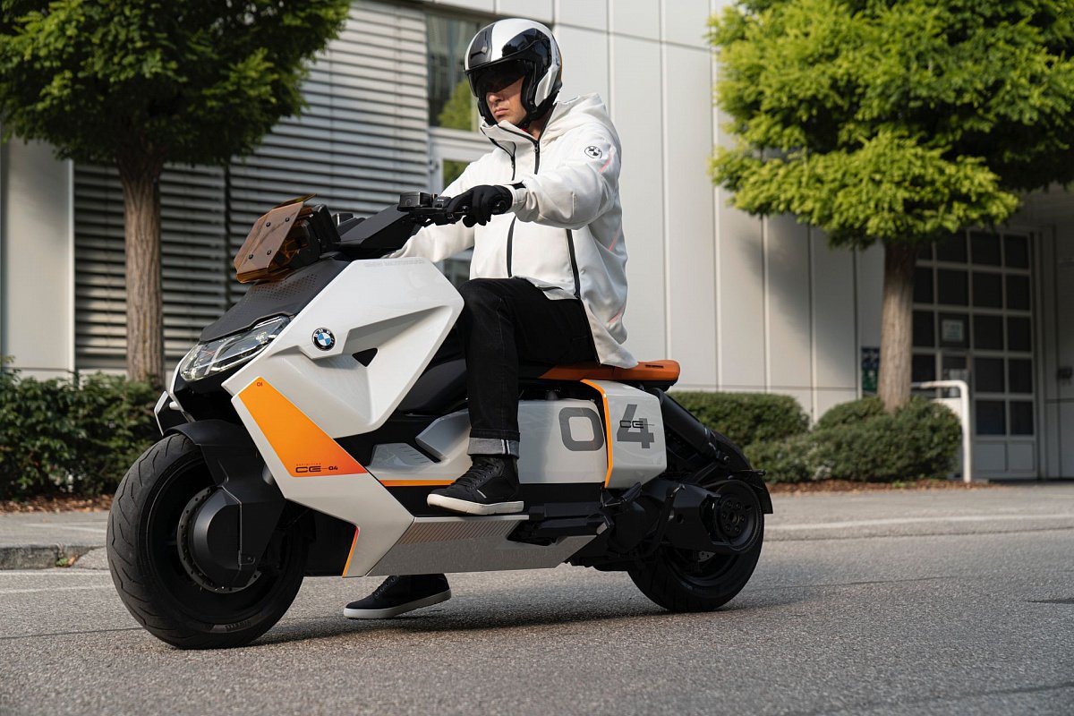 BMW продемонстрировал электрический скутер 