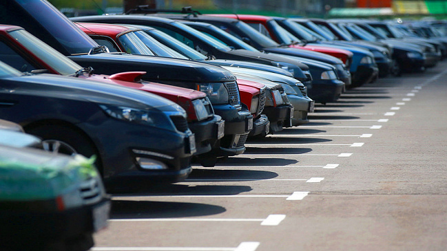В России официально насчитывается 45 млн единиц легковых машин в 2021 году