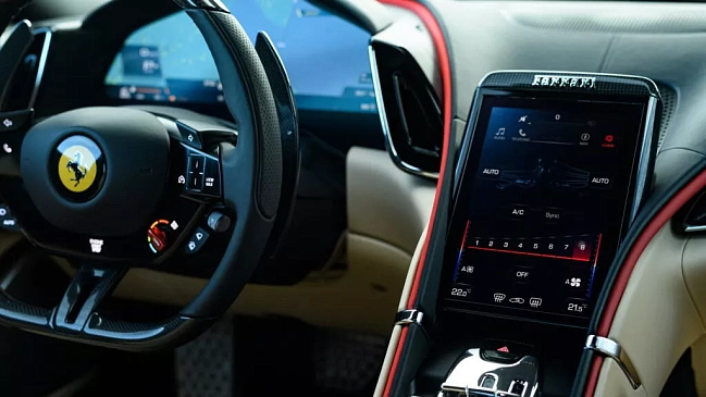 Компания Ferrari оснастит автомашины следующего поколения OLED-дисплеями от Samsung