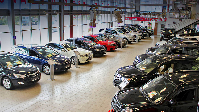 Продажи новых машин в РФ снизились в шесть раз в апреле 2022 года