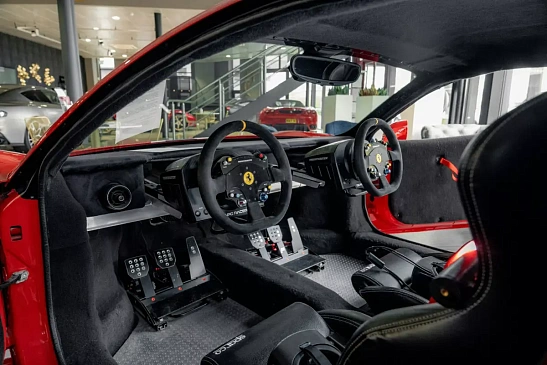 Этот гоночный симулятор сделан из настоящего Ferrari 458