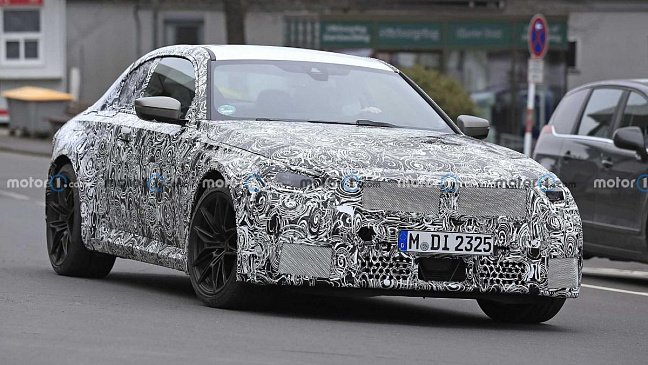 Купе BMW M2 2023 года получит 450-сильный мотор в «базе» и механическую коробку передач