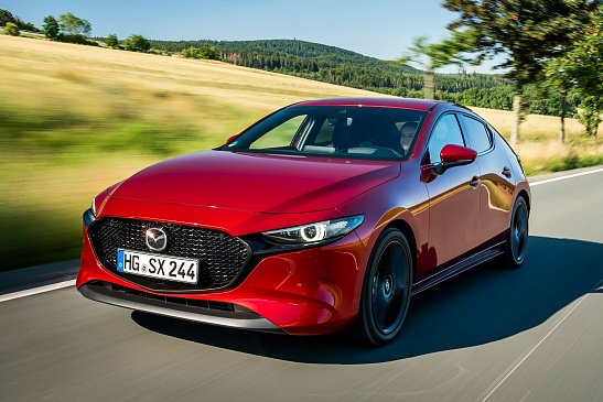 Mazda приостановила поставки в РФ модели Mazda 3