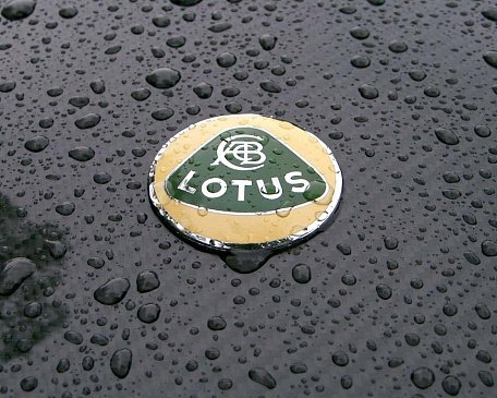 Lotus разрабатывает свой последний бензиновый спорткар