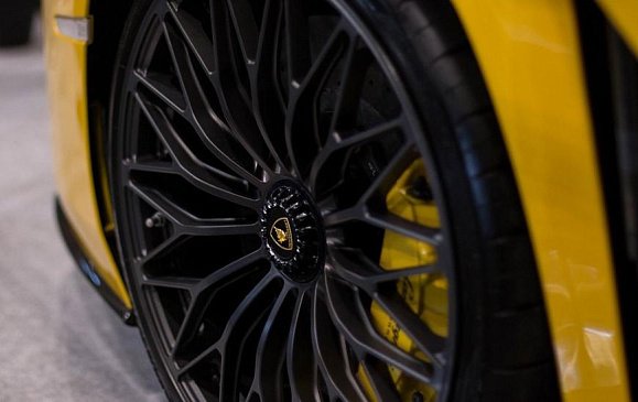 Компания Lamborghini отказалась от участия в автосалонах